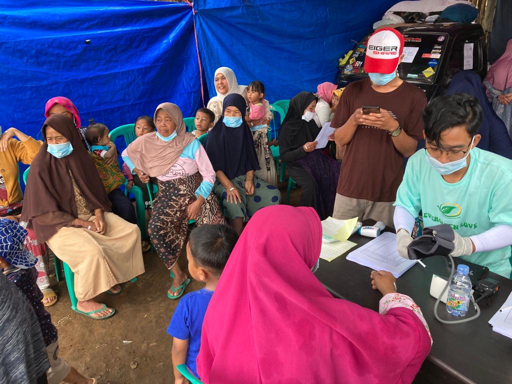 Meja pendataan bantuan bagi warga terdampak gempa Cianjur